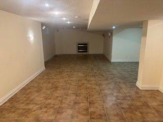 Mississauga, ON L5H 4M4,661 Merlot CT