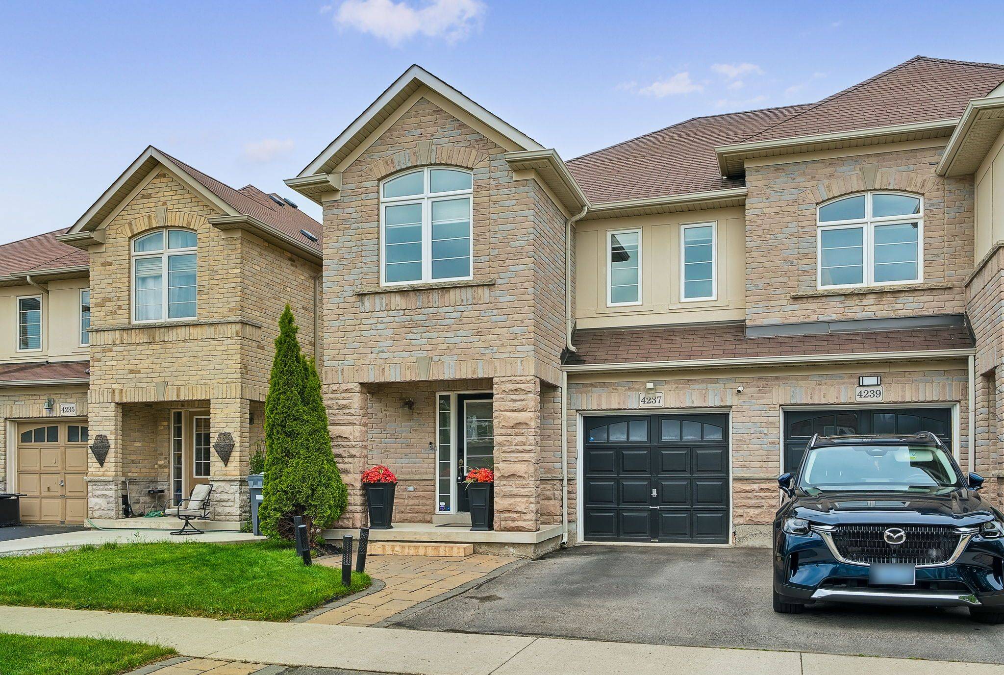 4237 Thomas Alton BLVD, Burlington, ON L7M 0N1