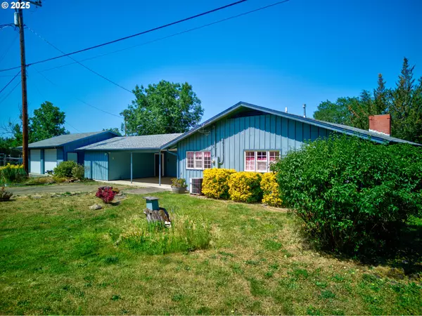 3034 FISHER RD, Roseburg, OR 97471