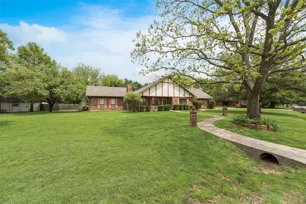 Gainesville, TX 76240,1219 Kiowa Drive E