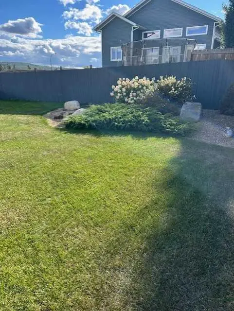 Peace River, AB T8S1X2,9125 133 AVE