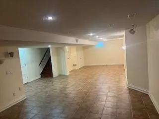 Mississauga, ON L5H 4M4,661 Merlot CT