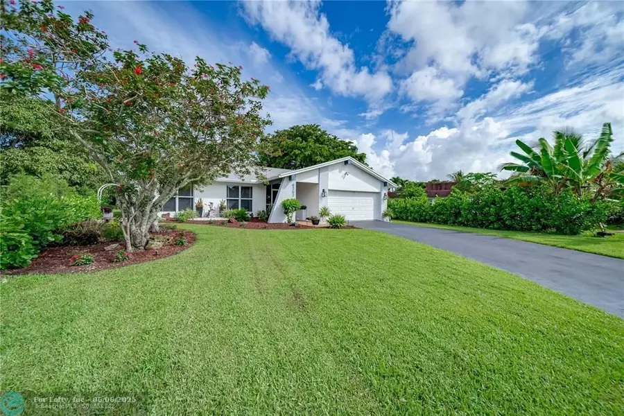 6307 Silk Oak Cir, Tamarac, FL 33319
