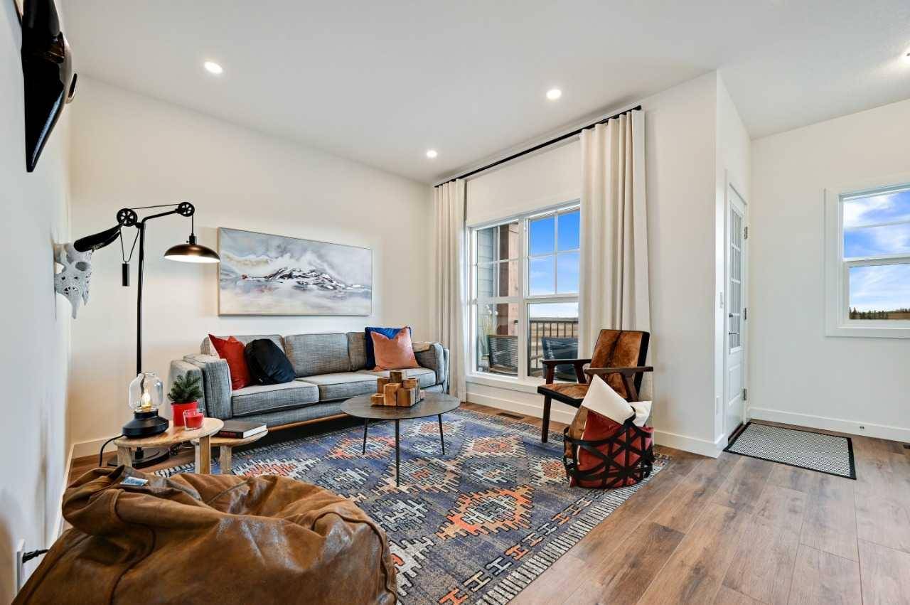 Calgary, AB T2Y0V6,798 Alpine AVE Southwest