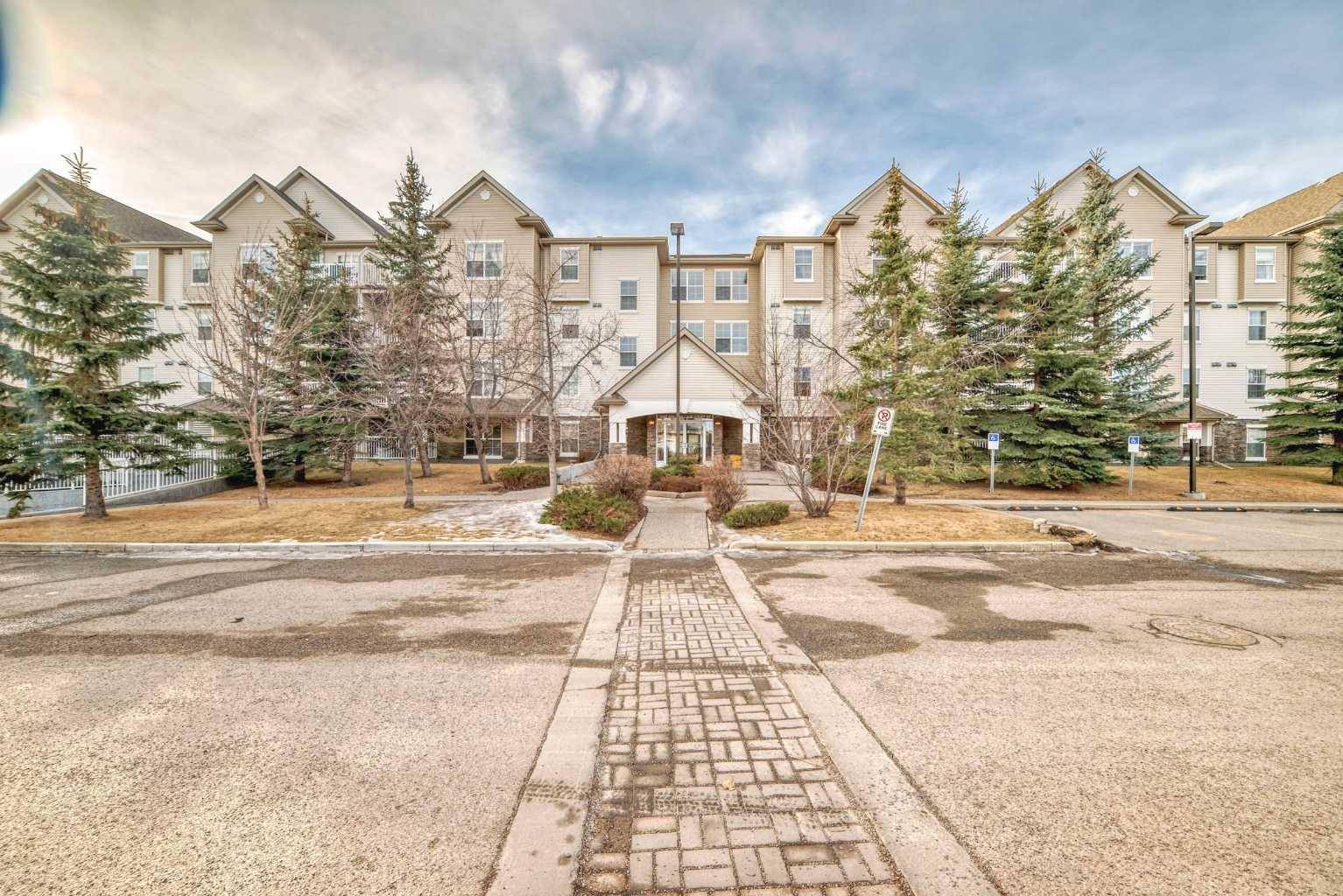 2000 Applevillage CT Southeast #315, Calgary, AB T2A 7Z4