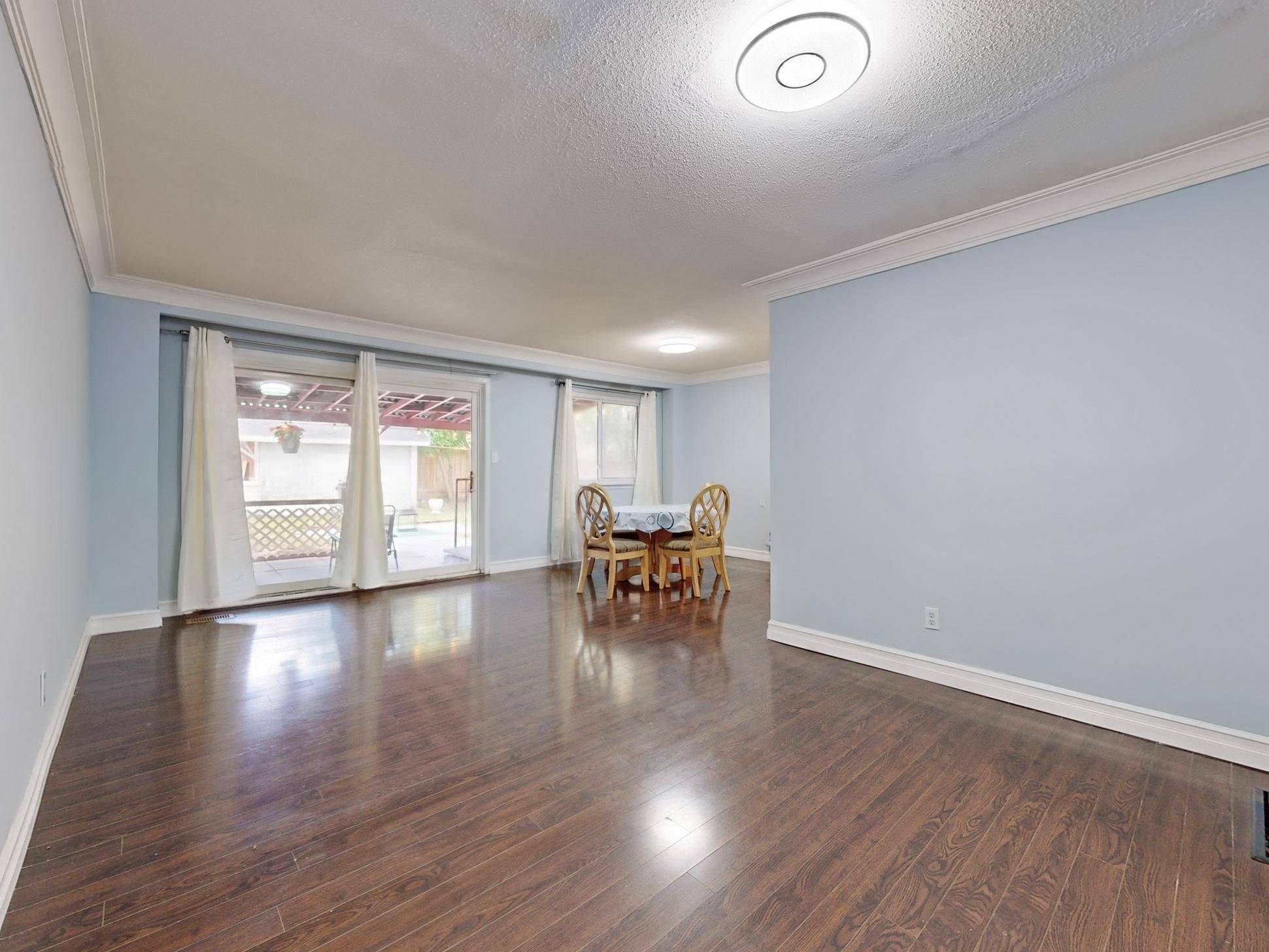 Mississauga, ON L4T 1M2,3339 Victory CRES