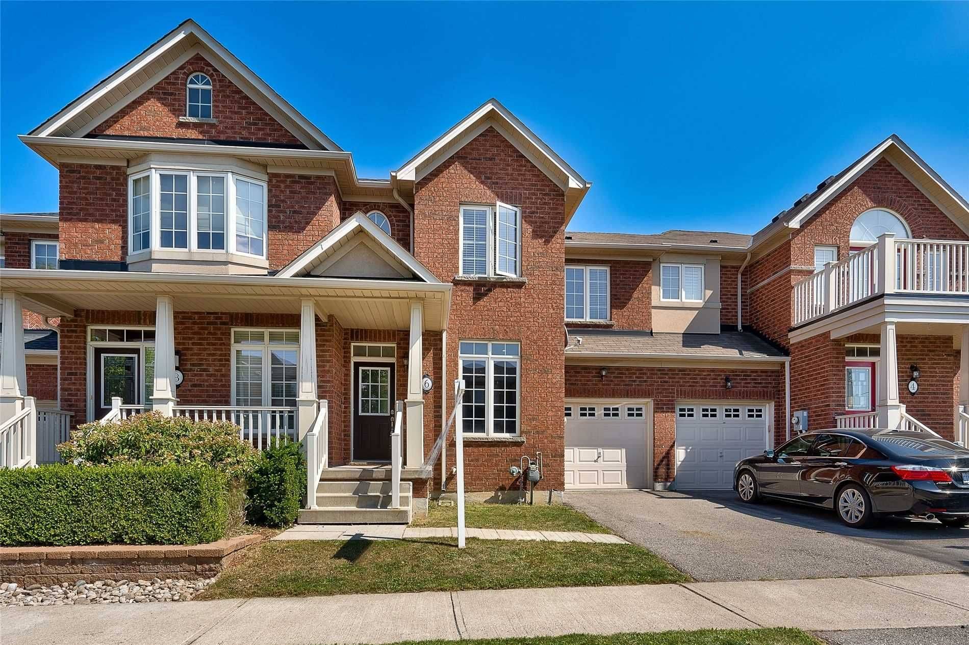 6 Raintree DR, Hamilton, ON L8E 0B1