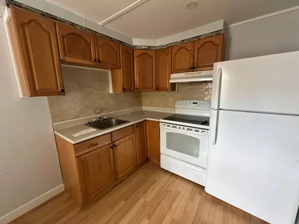 Orillia, ON L3V 5G4,62 West ST S #B