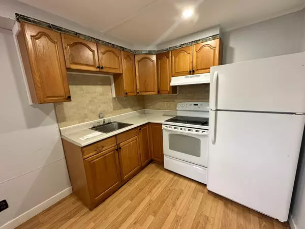 Orillia, ON L3V 5G4,62 West ST S #B