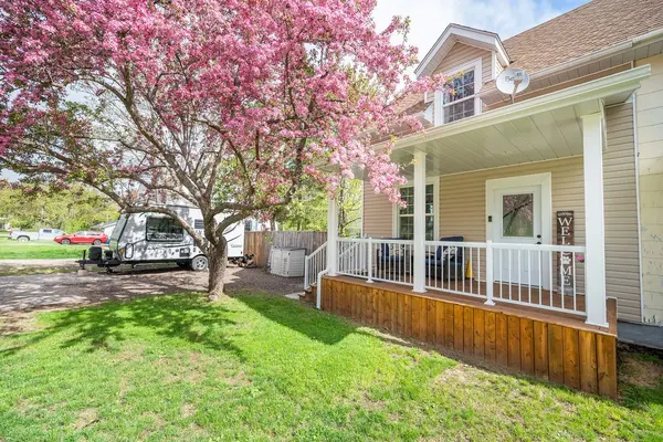 Deep River, ON K0J 1P0,10 Wolfe AVE