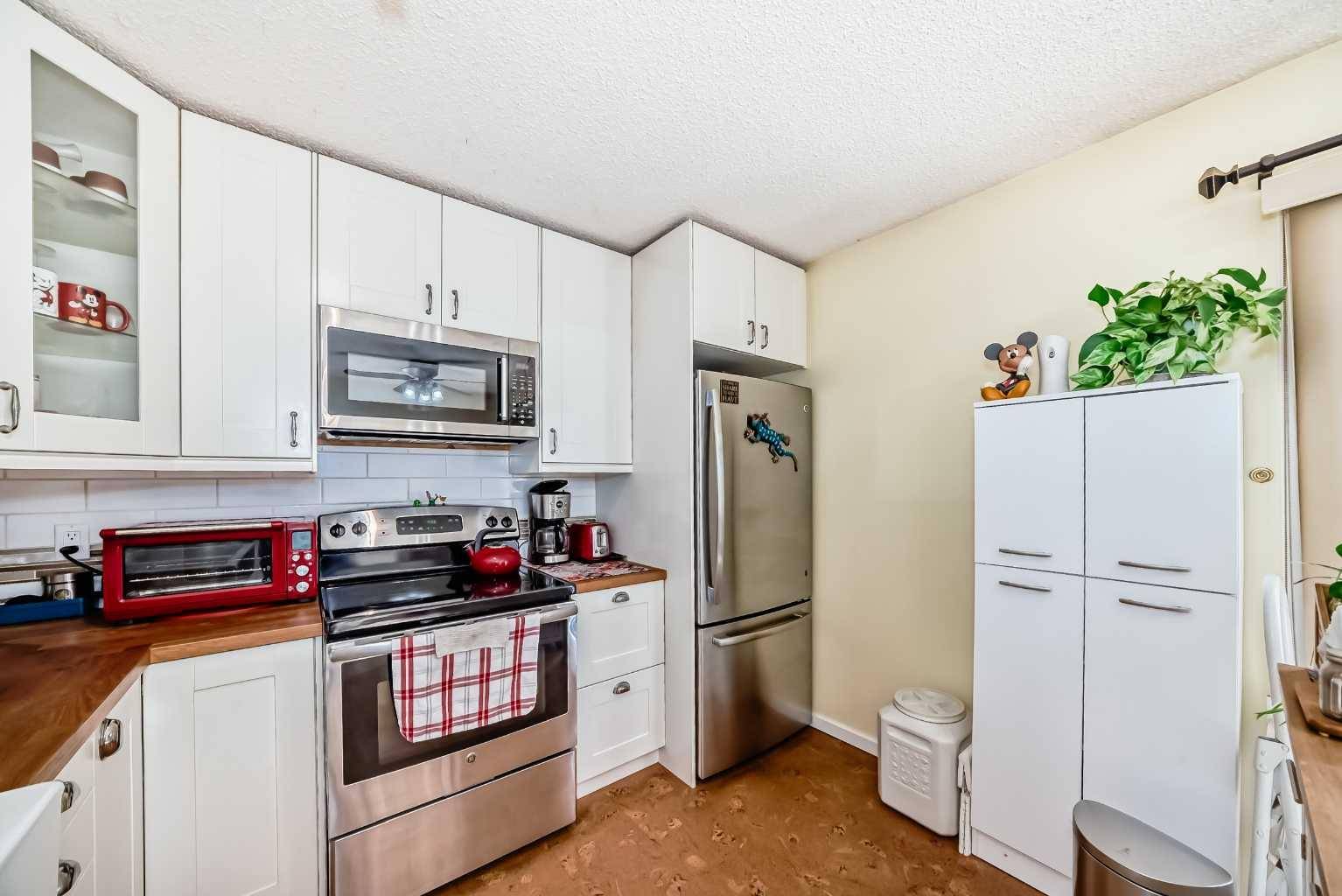 Cochrane, AB T4C 1B9,800 Bowcroft PL #1