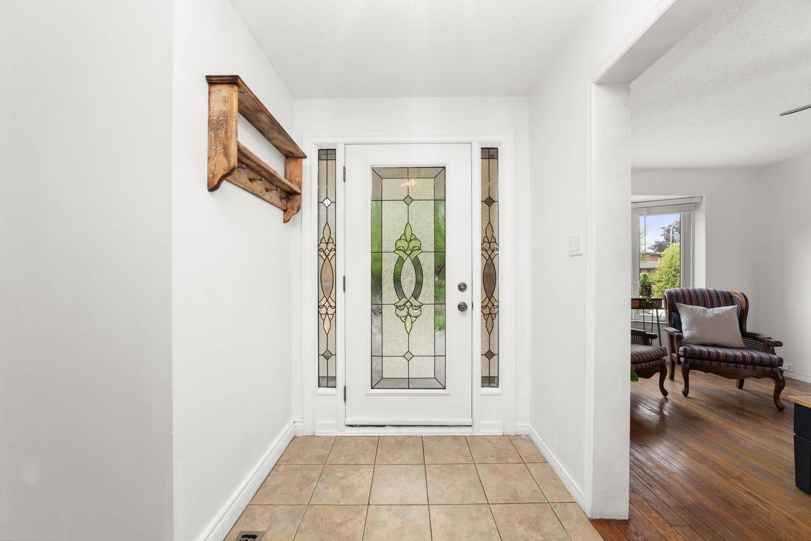 Whitby, ON L1N 8J9,27 Ingleborough DR