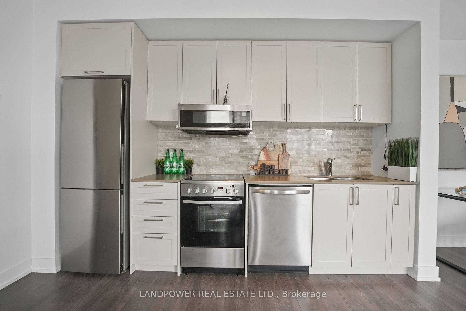 Markham, ON L3R 8G9,268 Buchanan DR #706W