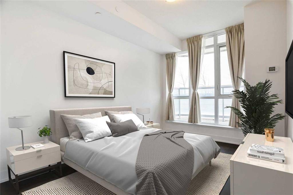 Richmond Hill, ON L4C 0Z5,9471 Yonge ST #818