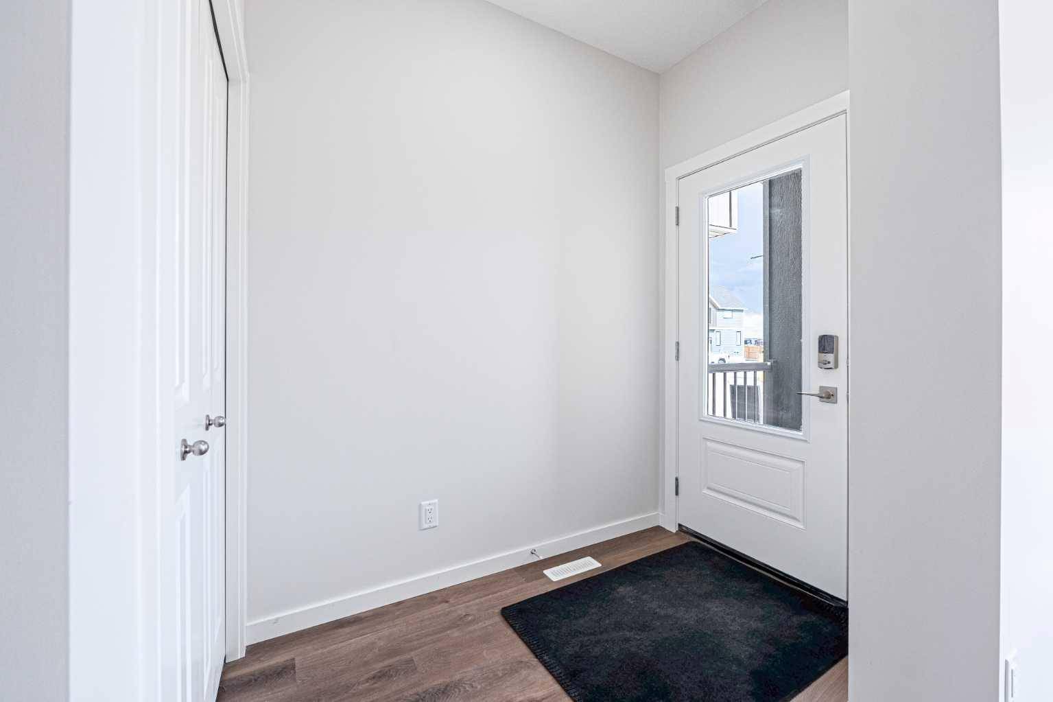 Calgary, AB T3S 0R1,52 Heartwood LN Southeast
