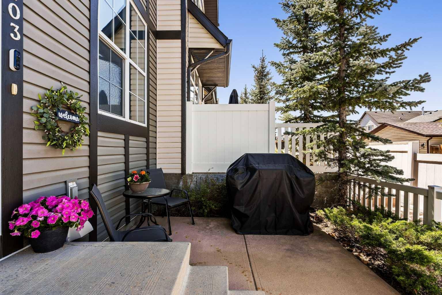 Calgary, AB T2Z 0T5,103 New Brighton Villas Southeast