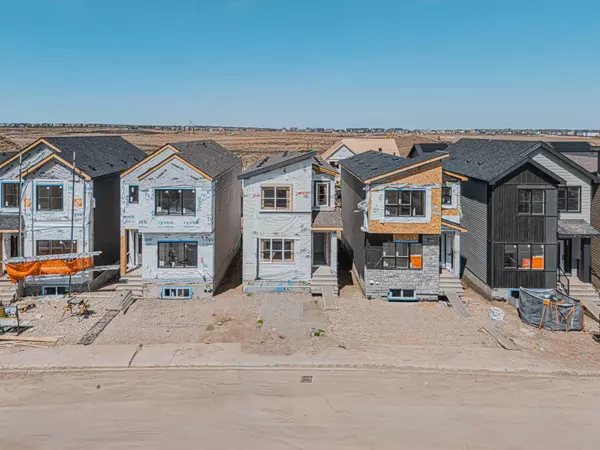 52 Heartwood LN Southeast, Calgary, AB T3S 0R1