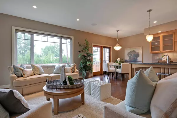 Calgary, AB T3H 5J9,24 Aspen Meadows GN SW