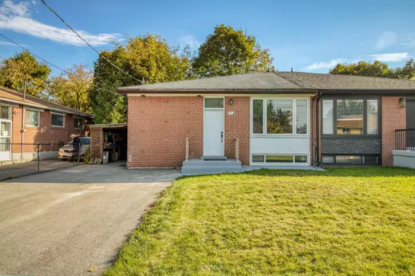 65 Davis RD, Aurora, ON L4G 2B4