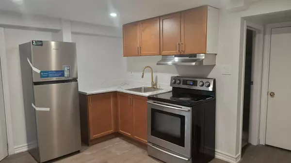Aurora, ON L4G 2B4,65 Davis RD #Basement #1
