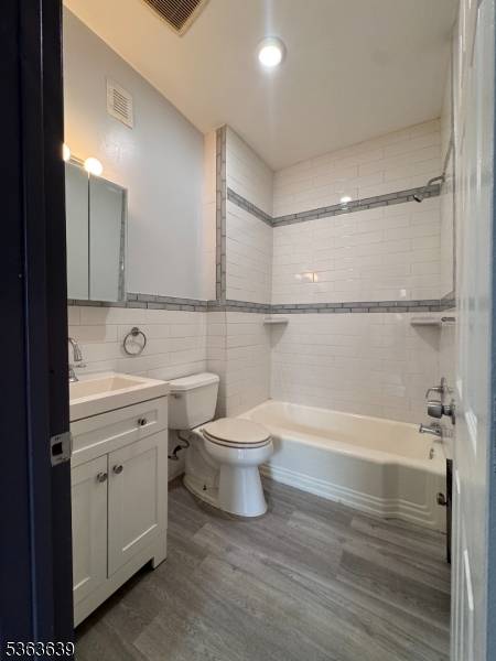 Newark City, NJ 07107,211 N 13th Street