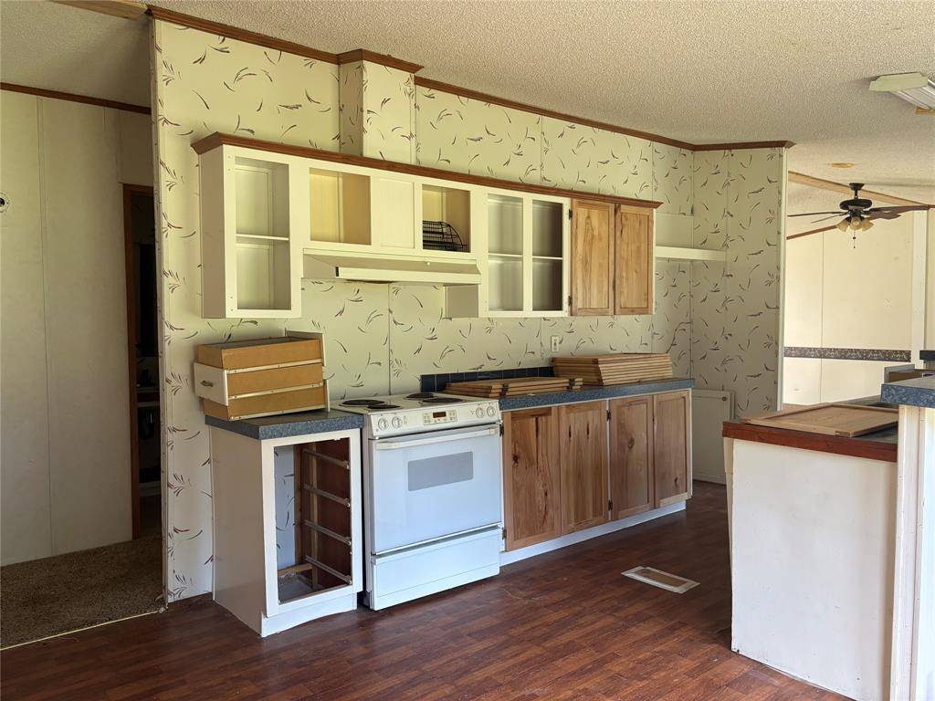 Cleburne, TX 76031,4312 County Road 805B