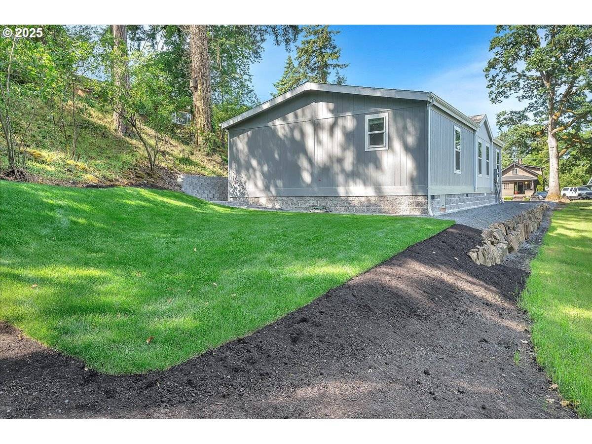 St Helens, OR 97051,134 S 6th ST