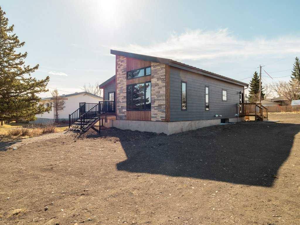 Pincher Creek, AB T0K1W0,686 Lacombe ST