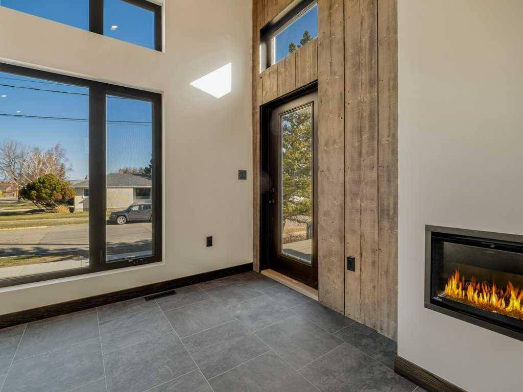 Pincher Creek, AB T0K1W0,686 Lacombe ST