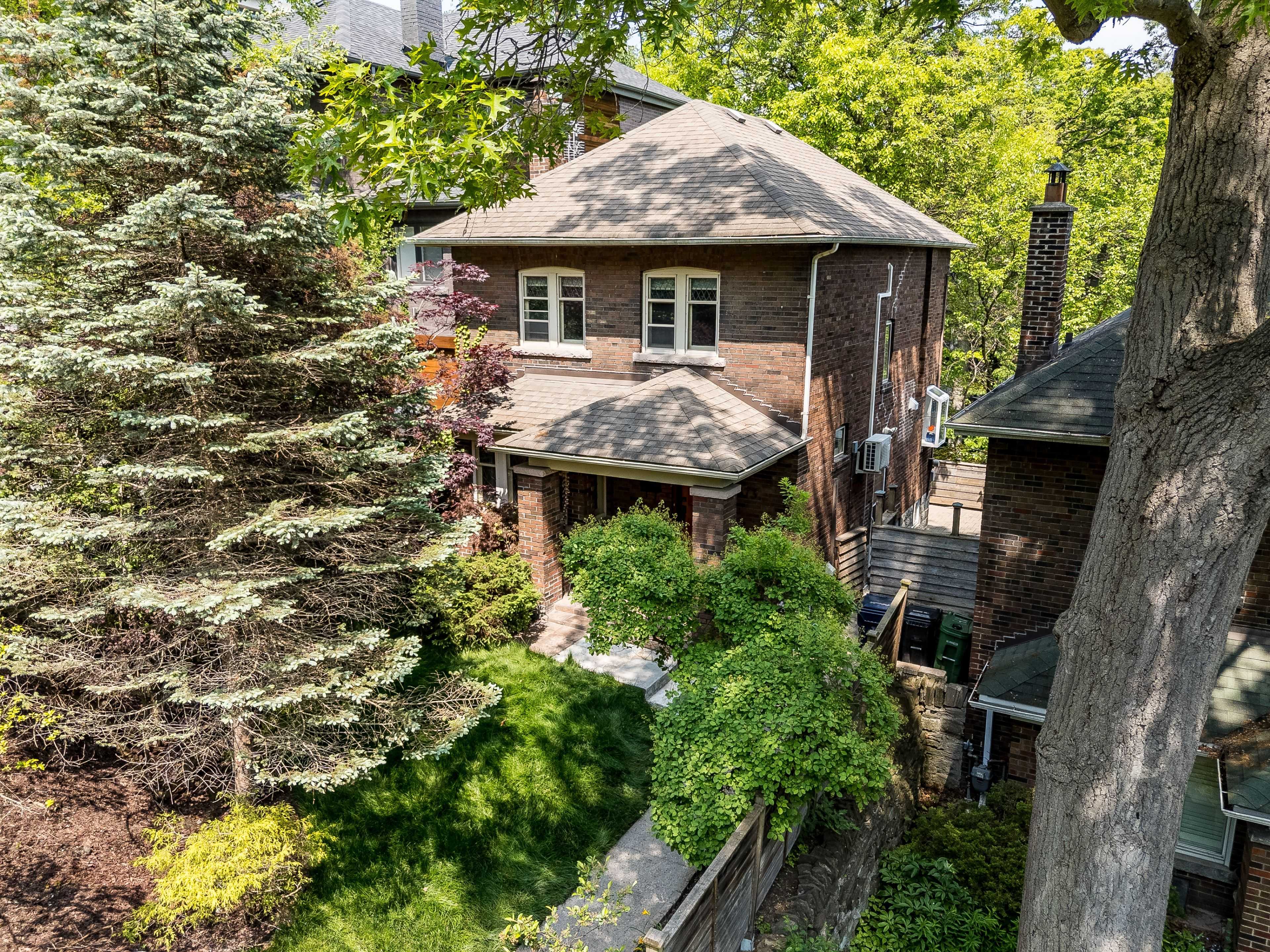 Toronto W01, ON M6S 2V7,373 Ellis Park RD