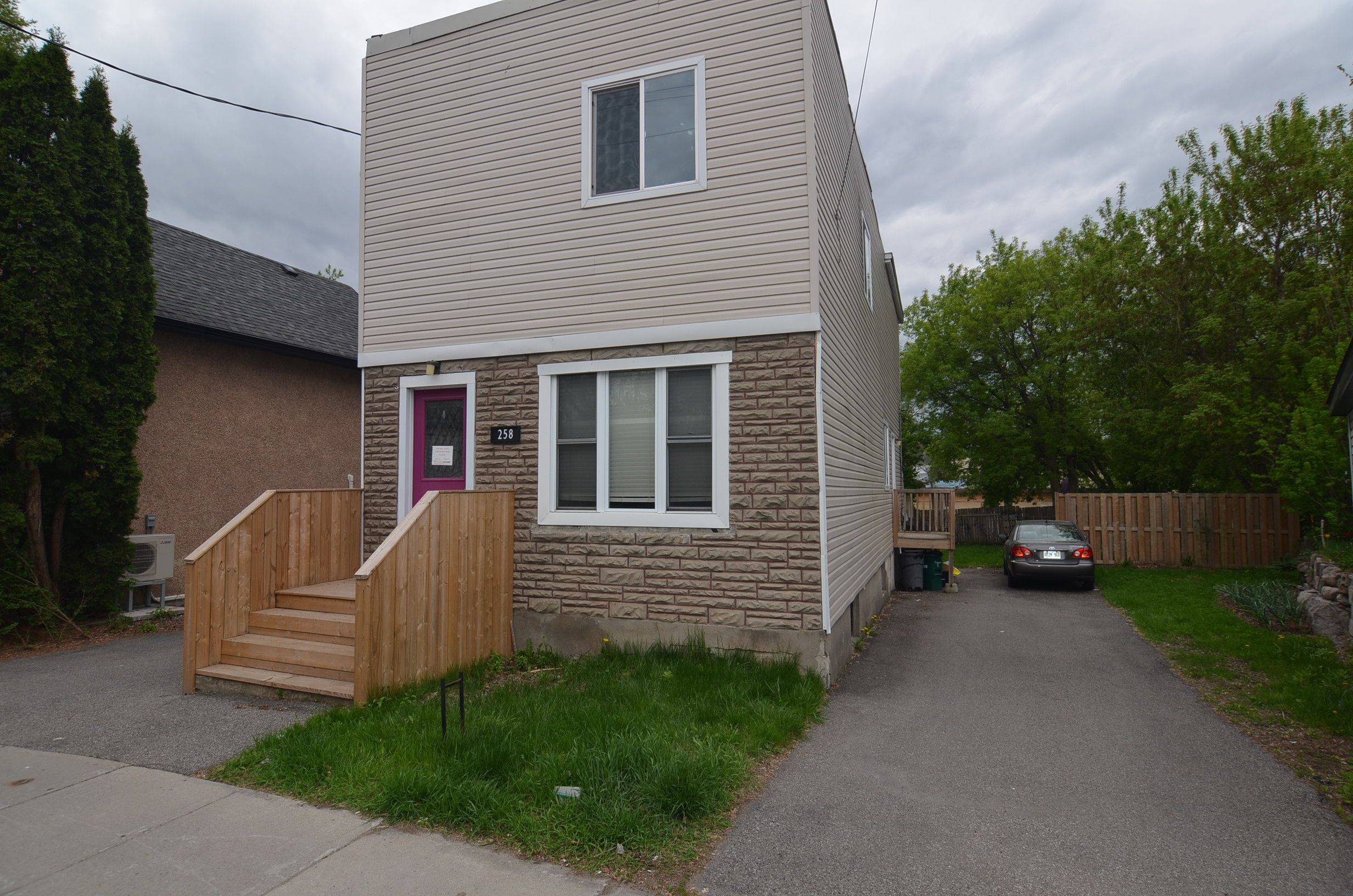 Vanier And Kingsview Park, ON K1L 6Z2,258 Granville ST N