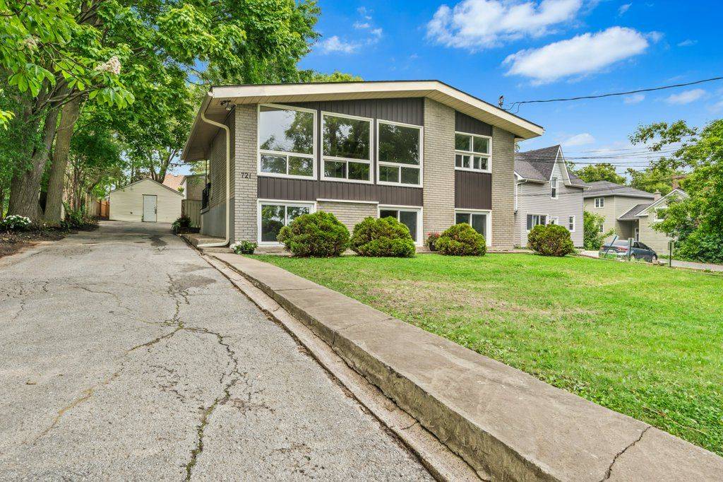Kingston, ON K7M 2G3,721 King ST W
