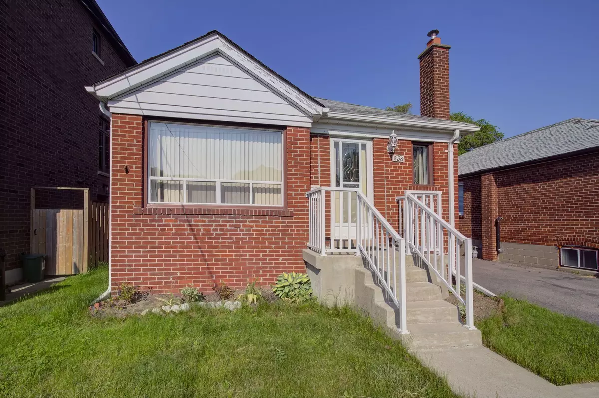 Toronto W06, ON M8W 4H1,258 Gamma ST