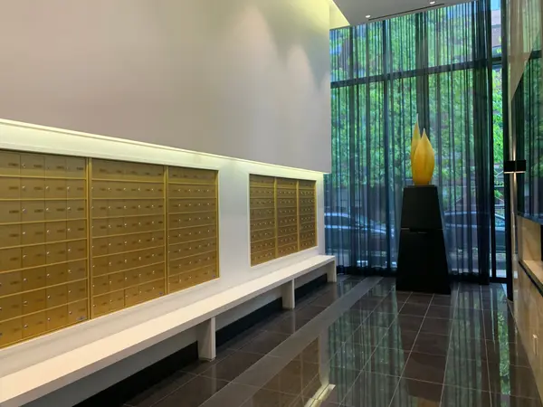 Toronto C02, ON M5R 0B5,32 Davenport RD #901