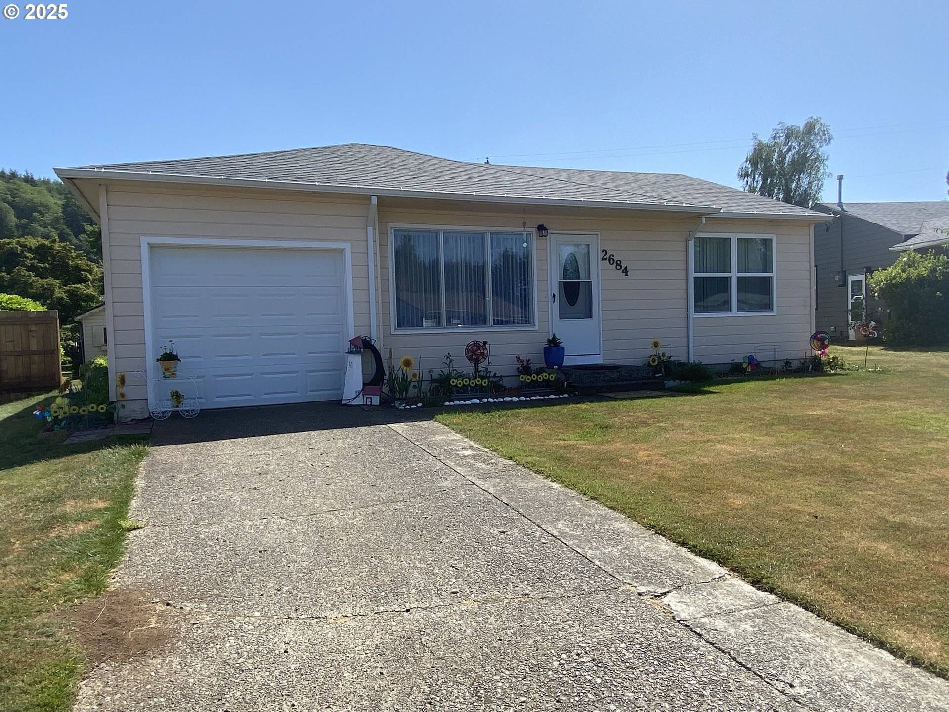 2684 HIGHLANDS DR, Reedsport, OR 97467