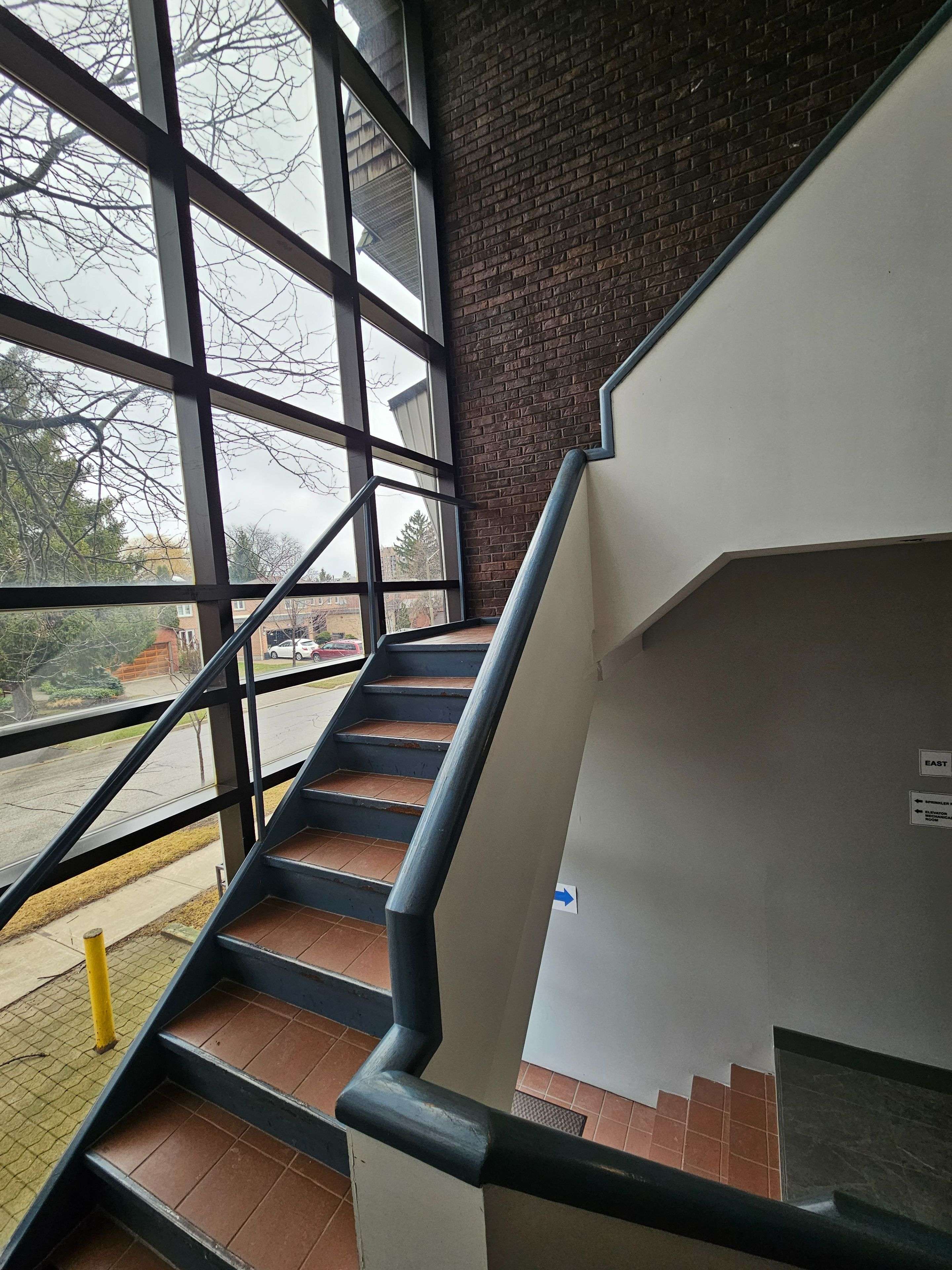 Toronto C06, ON M3H 4Y8,15 Hove ST #B