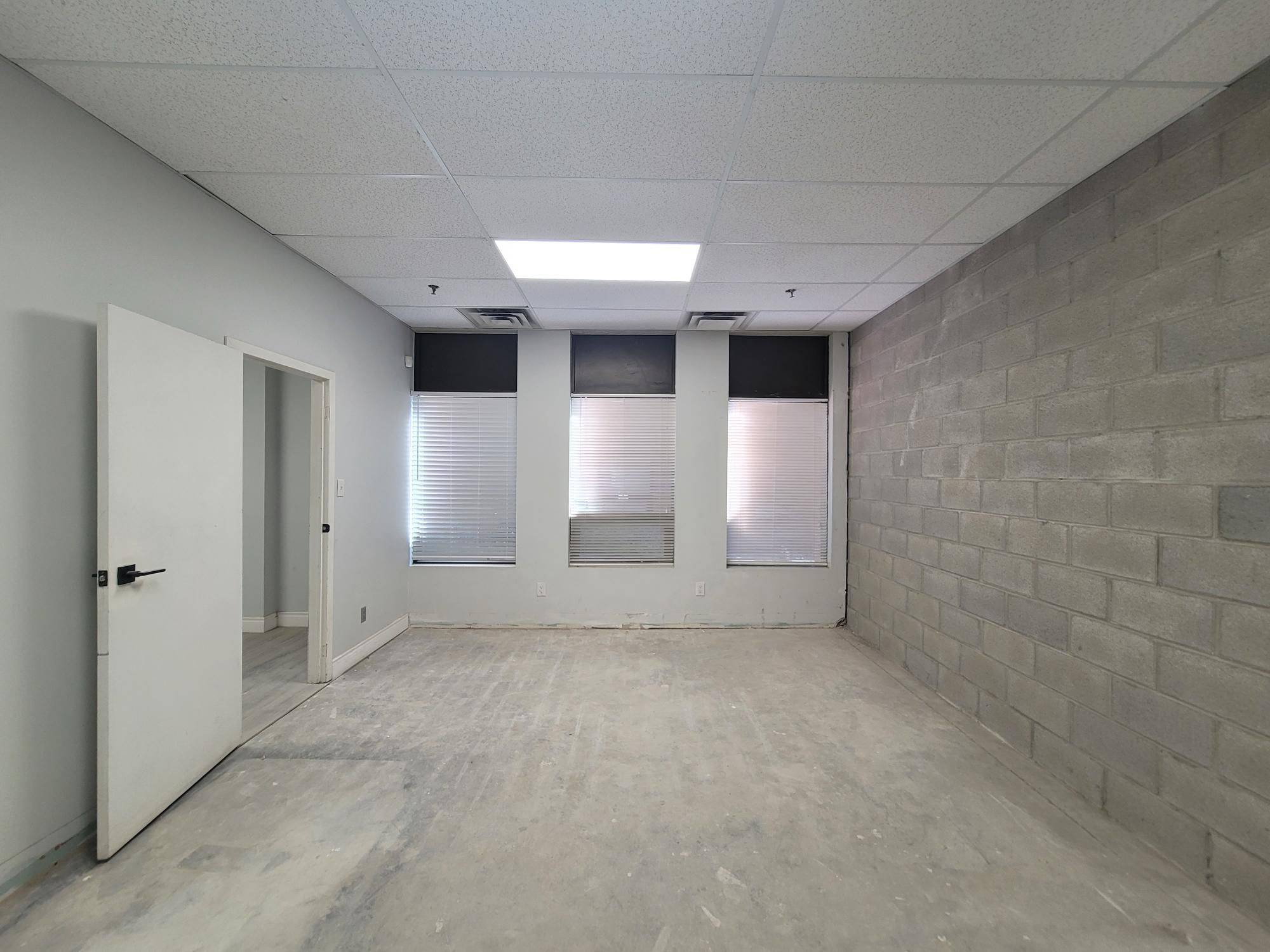 Markham, ON L3R 3A2,100 Amber ST #5