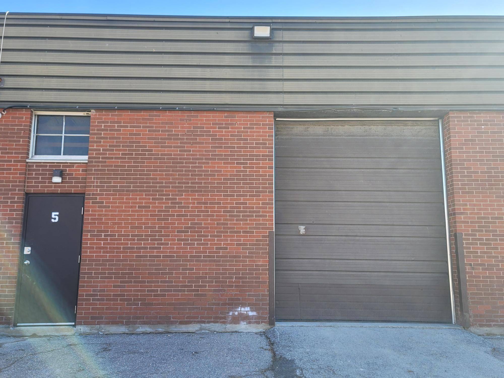 Markham, ON L3R 3A2,100 Amber ST #5