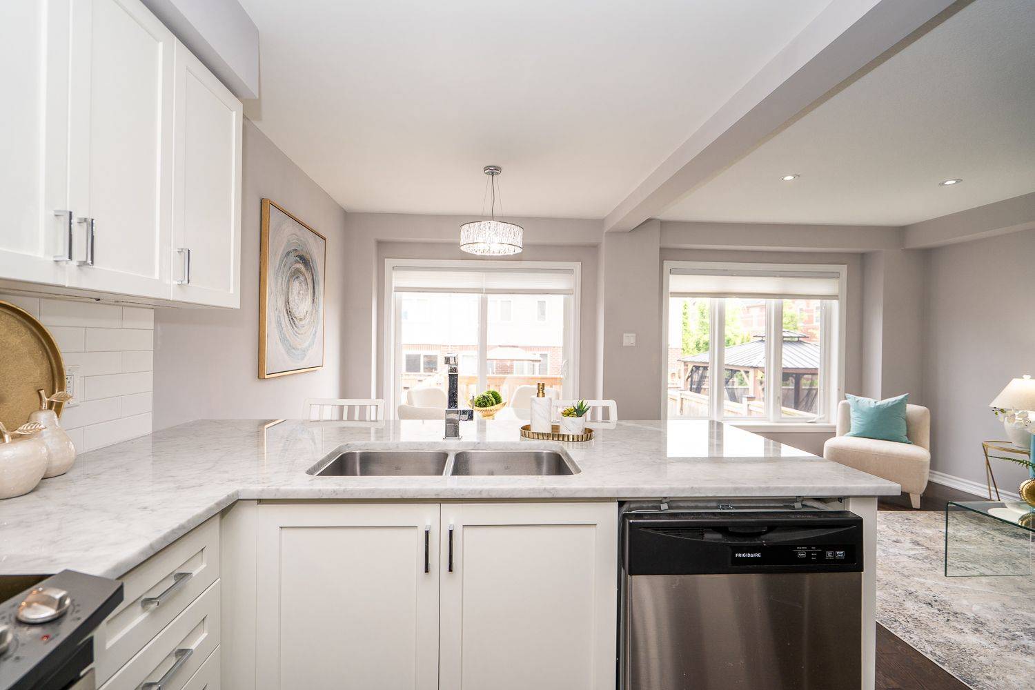 Orangeville, ON L9W 5T9,233 Thompson RD