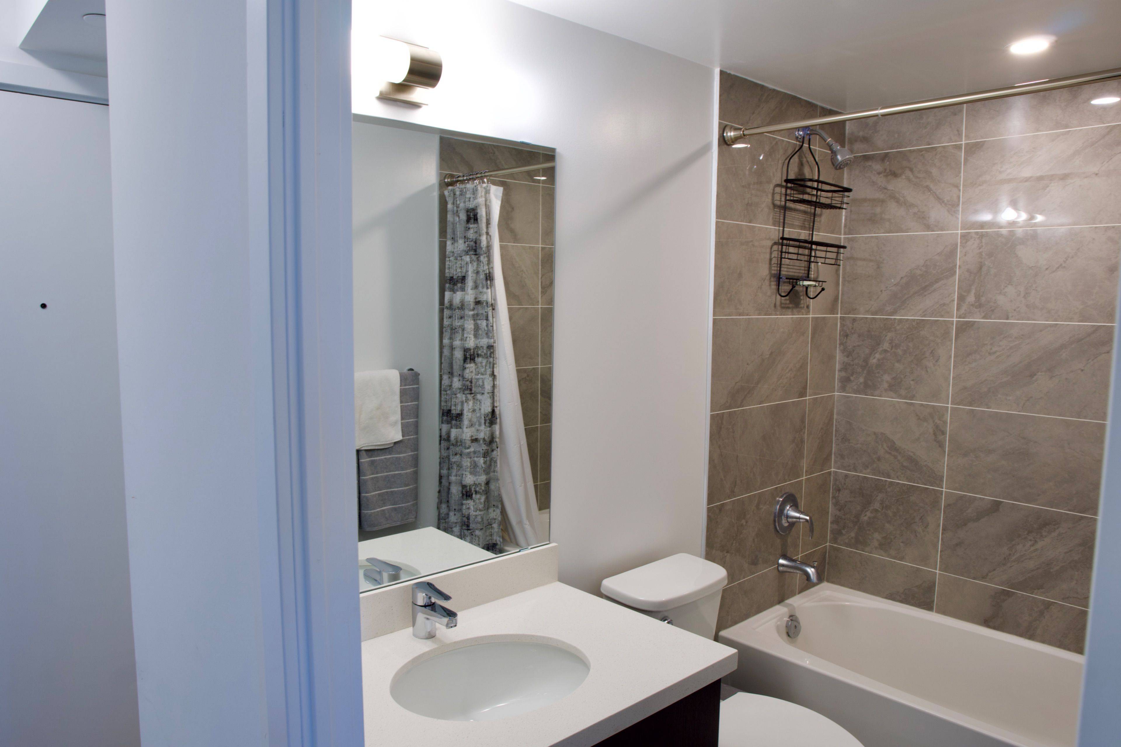 Toronto W04, ON M6B 0B1,556 Marlee AVE #721