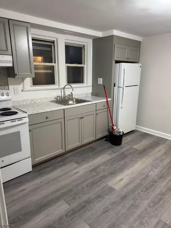 1062 E 25Th St, Paterson City, NJ 07513