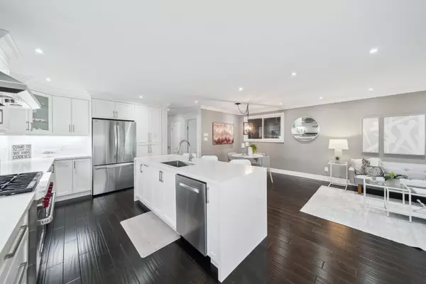 Toronto E10, ON M1C 2K8,8 Brumwell ST
