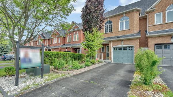 25 Gateway CT, Whitby, ON L1R 3M9