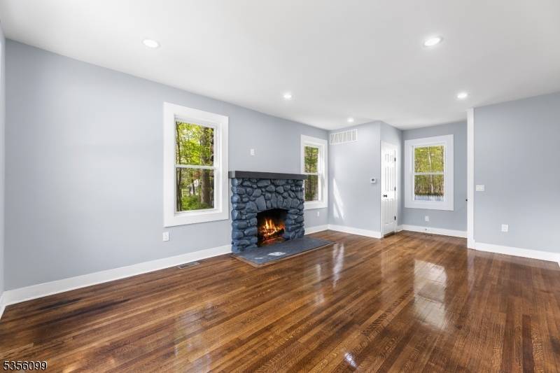 Boonton Twp., NJ 07005,19 Oak Rd