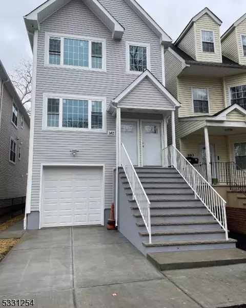 142 N 15Th St, East Orange City, NJ 07017