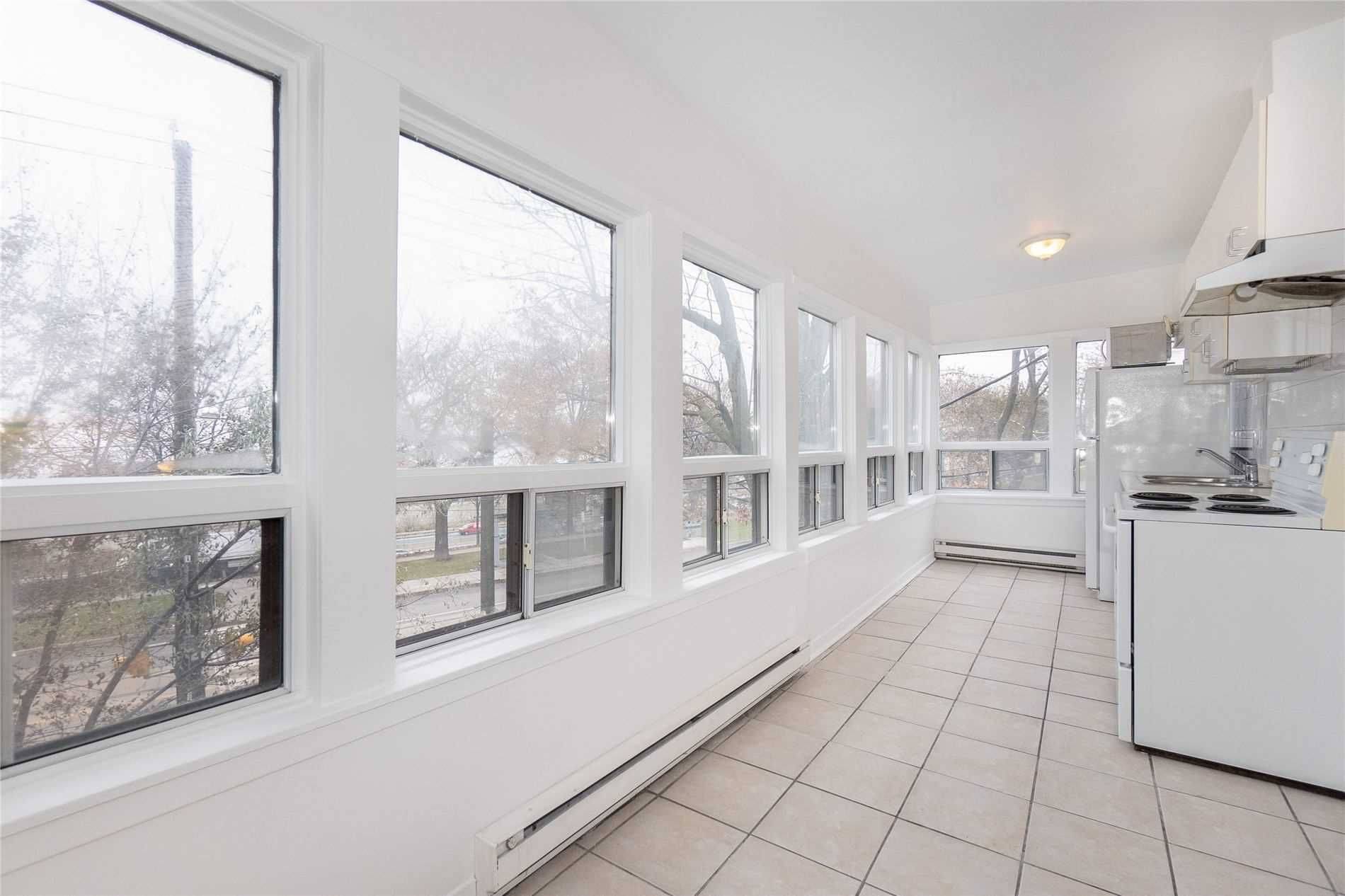 Toronto W01, ON M6K 1J6,1530 King ST W #201