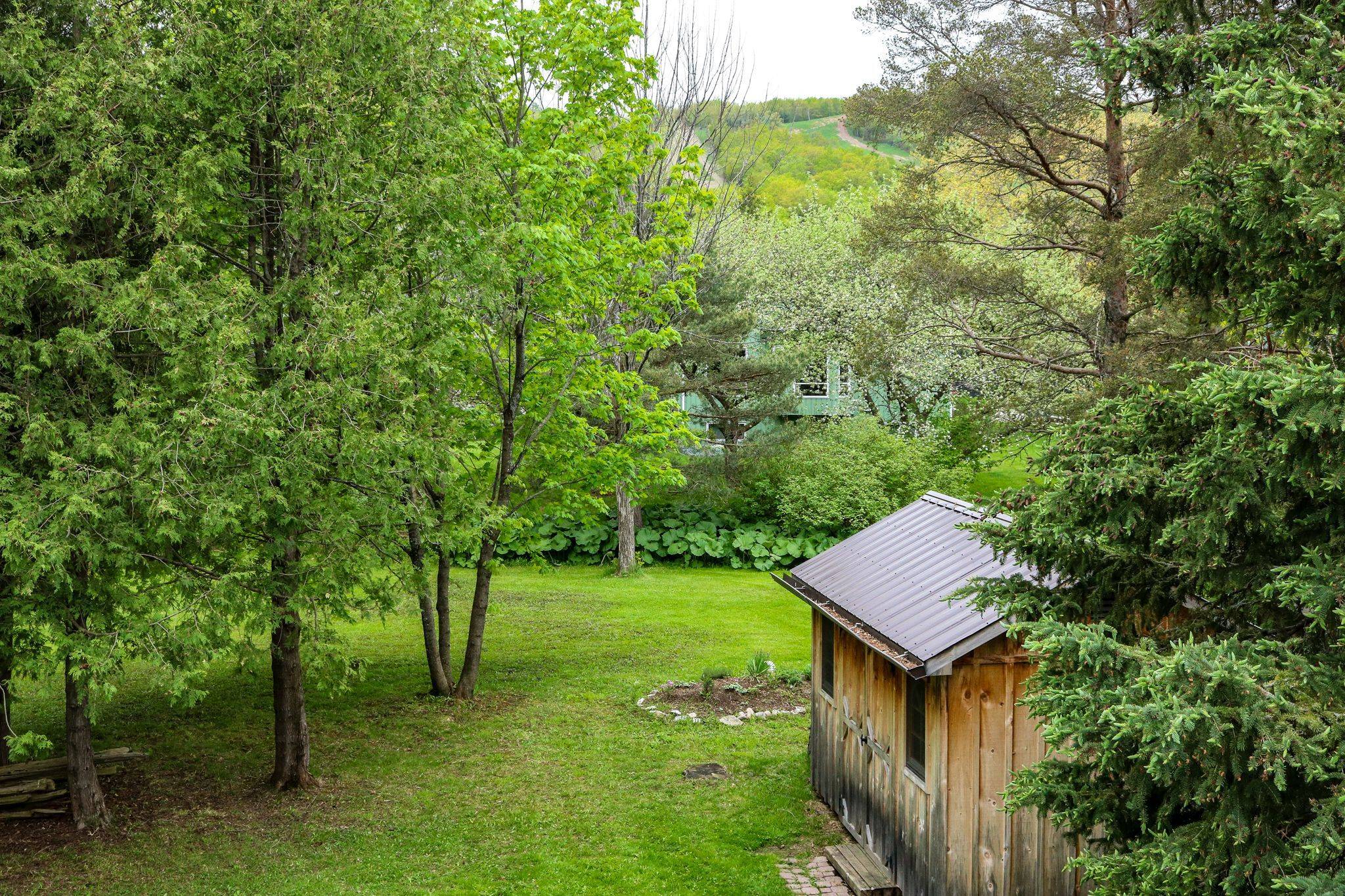 Blue Mountains, ON L9Y 0P9,118 Campbell CRES