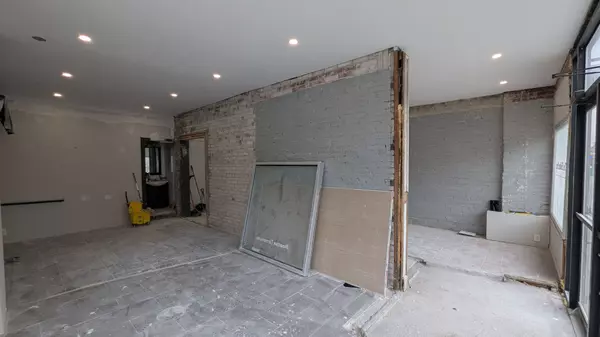 Toronto E03, ON M4C 4E3,1200 Woodbine AVE