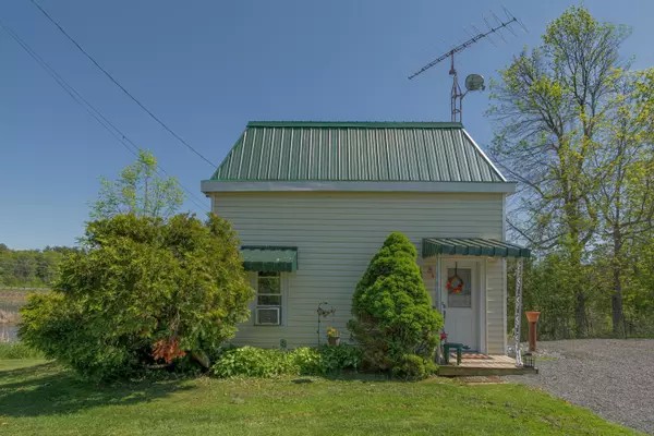 893 County Road 2 RD, Front Of Leeds & Seeleys Bay, ON K0E 1L0