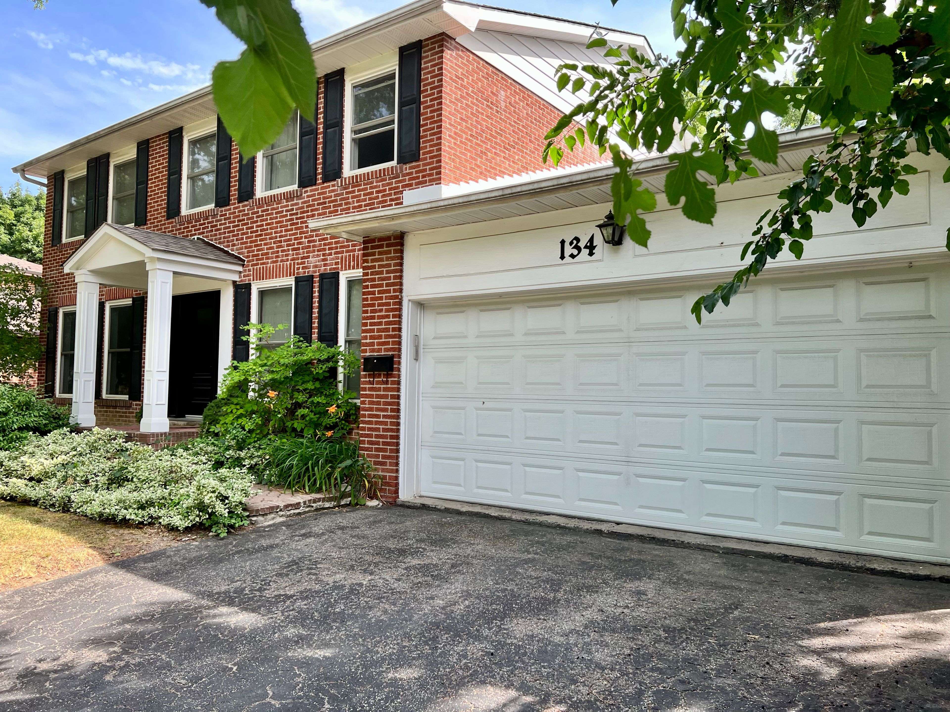 134 Bannatyne DR, Toronto C12, ON M2L 2X1